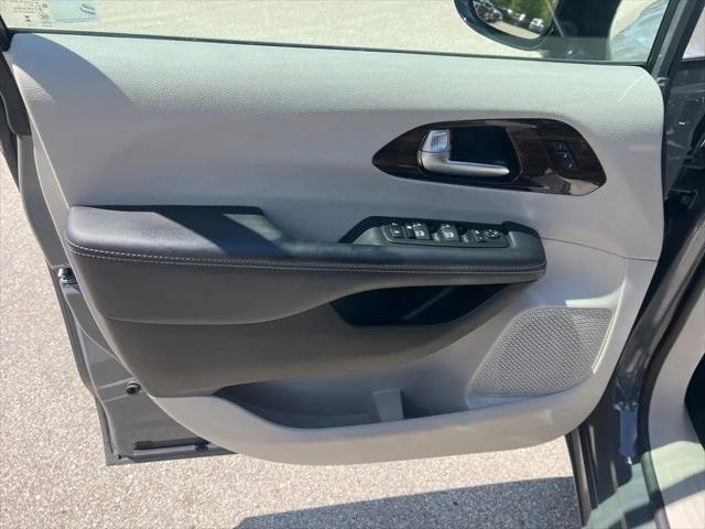 2023 Chrysler Pacifica Limited AWD
