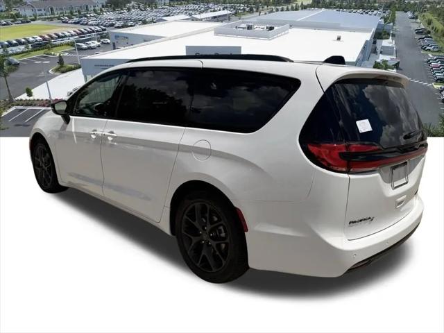 2027 Chrysler Pacifica Limited