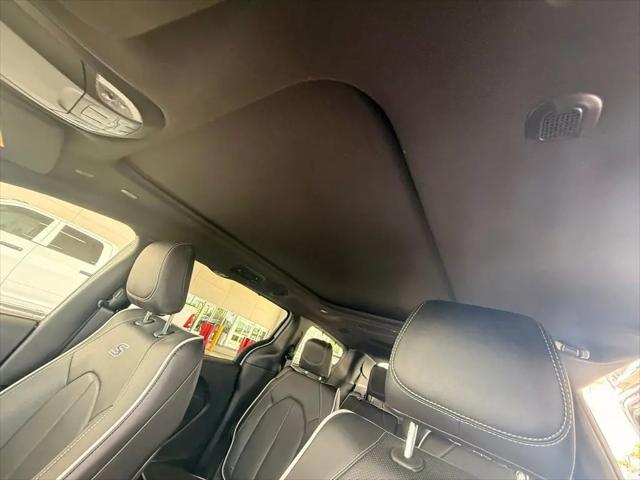 2027 Chrysler Pacifica Limited