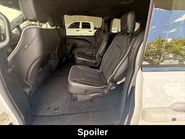 2027 Chrysler Pacifica Limited