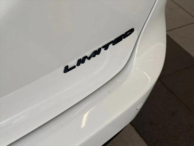 2027 Chrysler Pacifica Limited
