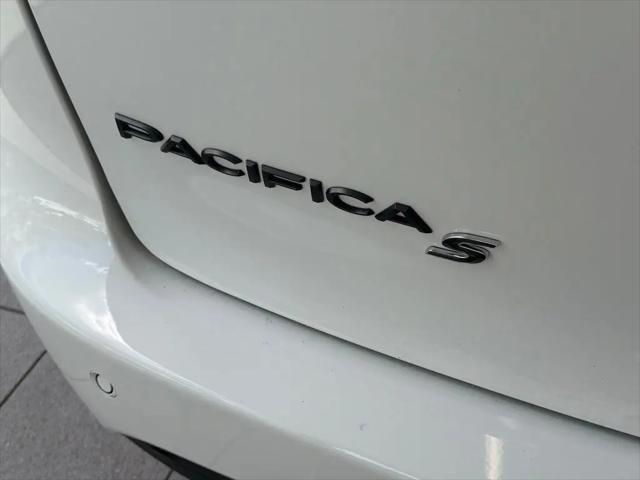 2027 Chrysler Pacifica Limited