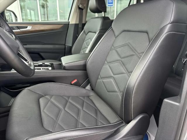 2025 Volkswagen Atlas 2.0T SE w/Technology