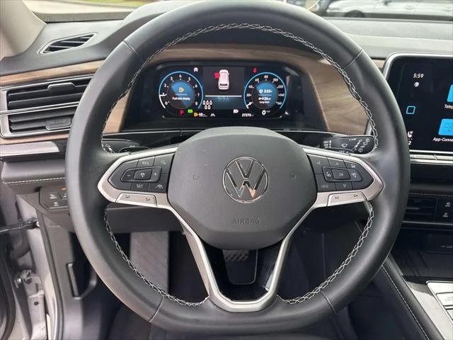 2025 Volkswagen Atlas 2.0T SE w/Technology