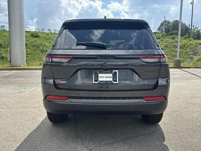 2026 Jeep Grand Cherokee Altitude 4x2