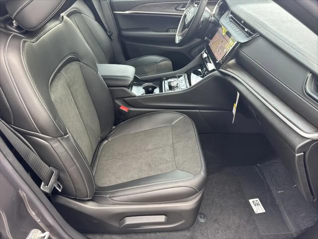 2026 Jeep Grand Cherokee Altitude 4x2