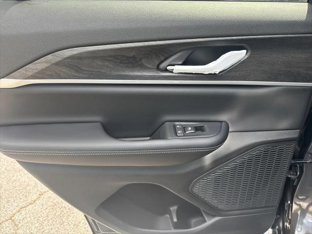 2026 Jeep Grand Cherokee Altitude 4x2