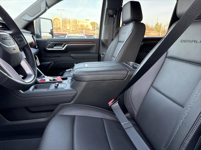 2026 GMC Sierra 2500HD Crew Cab, Standard Bed, Denali, 4WD