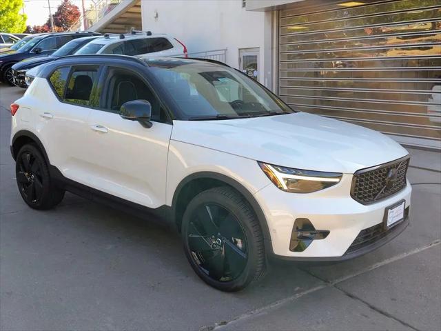 2026 Volvo XC40 Black Edition Ultra, B5 AWD Gas (mild hybrid)