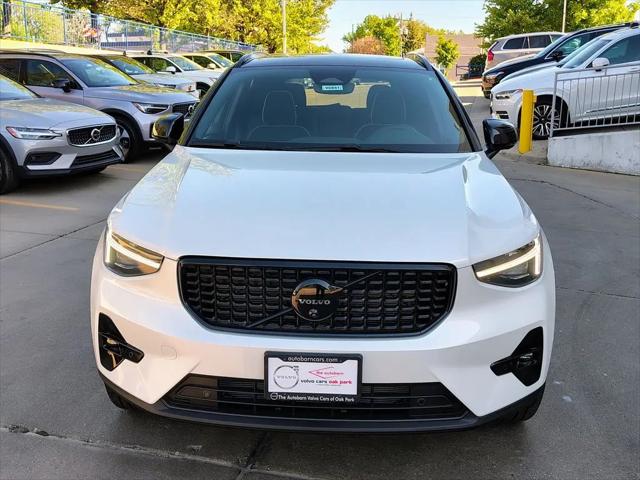 2026 Volvo XC40 Black Edition Ultra, B5 AWD Gas (mild hybrid)