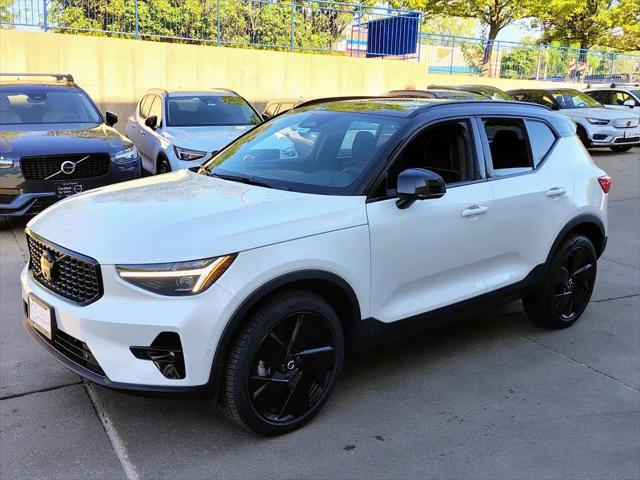 2026 Volvo XC40 Black Edition Ultra, B5 AWD Gas (mild hybrid)