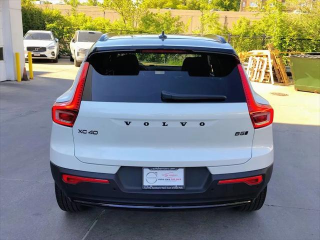 2026 Volvo XC40 Black Edition Ultra, B5 AWD Gas (mild hybrid)