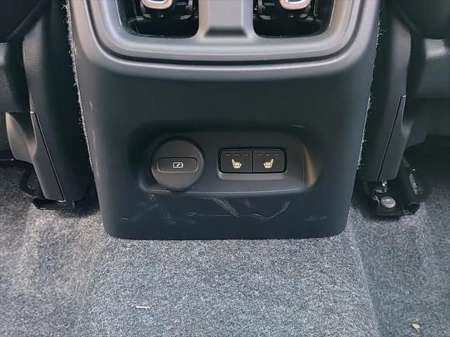 2026 Volvo XC40 Black Edition Ultra, B5 AWD Gas (mild hybrid)