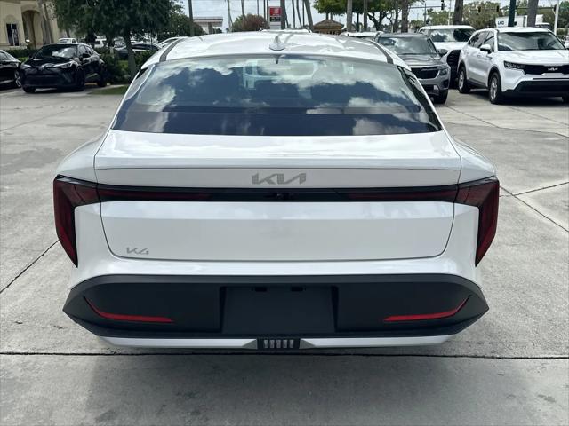 2026 Kia K4 LXS