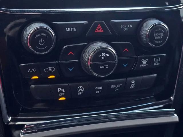 2022 Jeep Grand Cherokee Laredo X 4x4