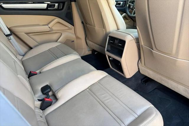 2022 Porsche Cayenne E-Hybrid Cayenne E-Hybrid