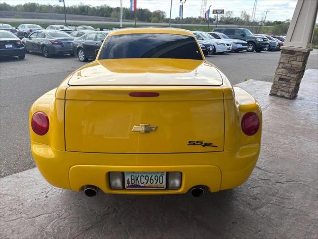 2004 Chevrolet SSR LS