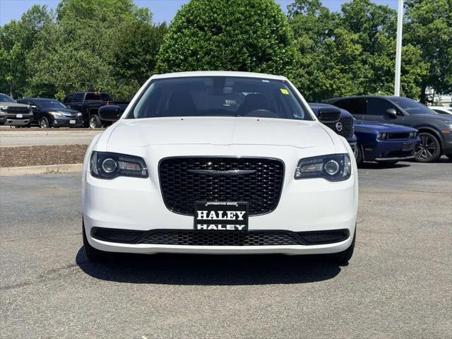 2023 Chrysler 300 Touring