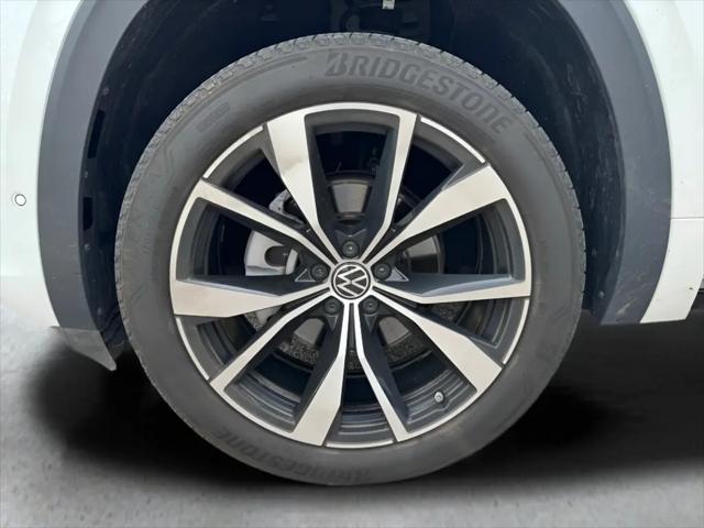 2024 Volkswagen Atlas 2.0T SEL Premium R-Line