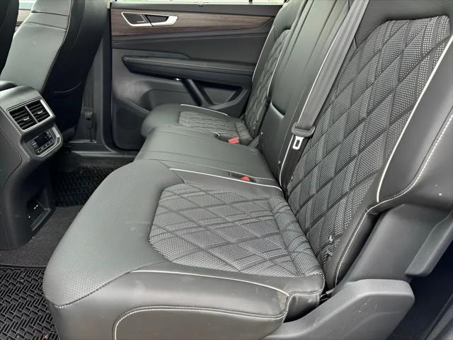 2024 Volkswagen Atlas 2.0T SEL Premium R-Line
