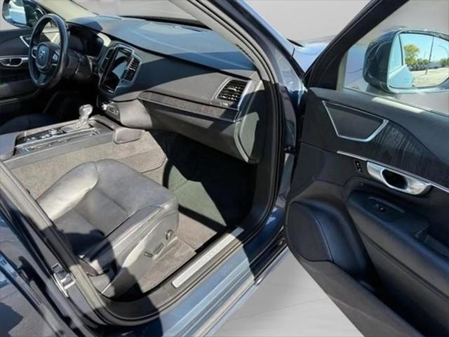 2020 Volvo XC90 T6 Momentum 7 Passenger