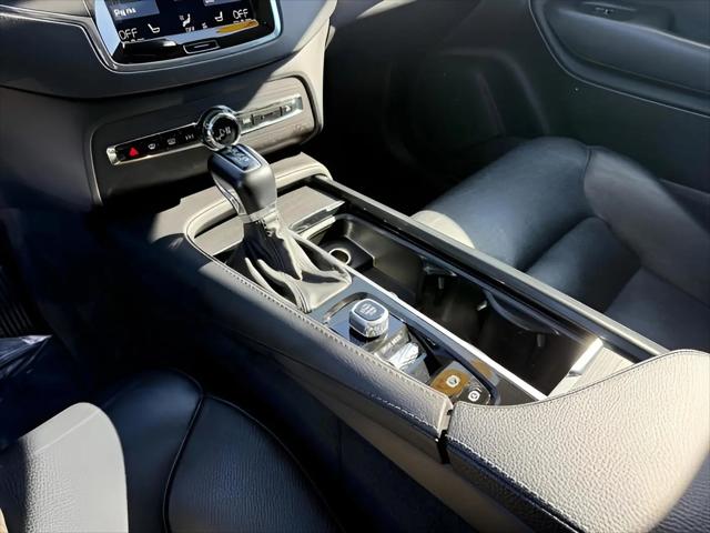 2020 Volvo XC90 T6 Momentum 7 Passenger
