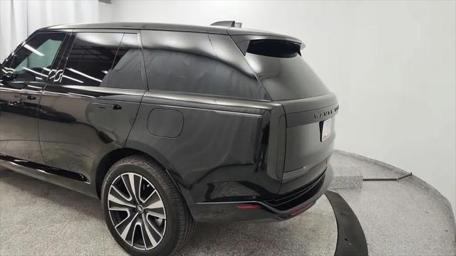 2025 Land Rover Range Rover P550e SE
