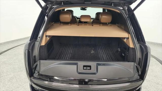 2025 Land Rover Range Rover P550e SE