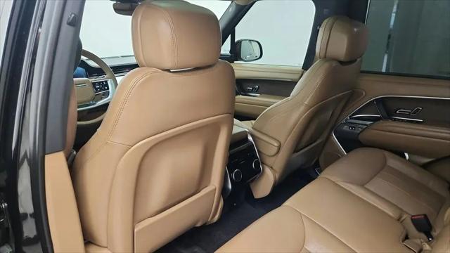 2025 Land Rover Range Rover P550e SE