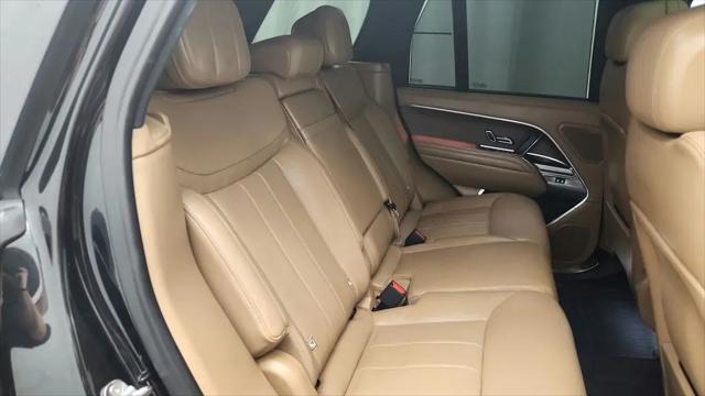 2025 Land Rover Range Rover P550e SE