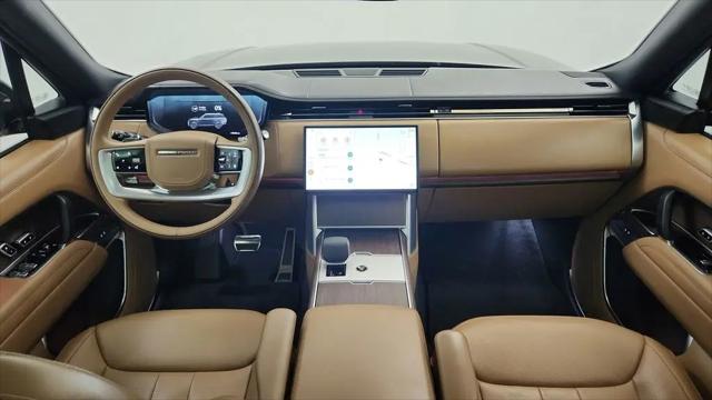 2025 Land Rover Range Rover P550e SE