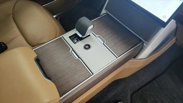 2025 Land Rover Range Rover P550e SE