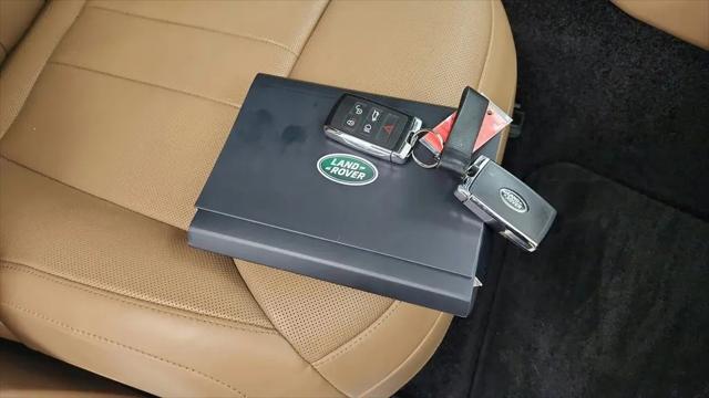 2025 Land Rover Range Rover P550e SE