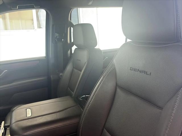 2025 GMC Yukon XL 4WD Denali