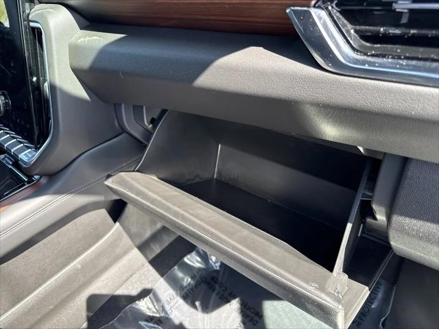 2025 GMC Yukon XL 4WD Denali