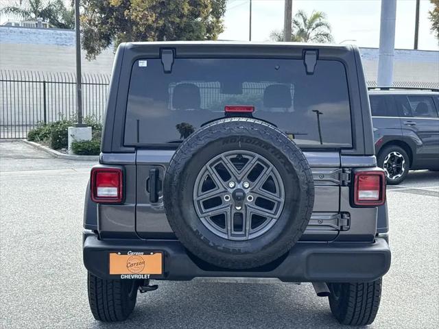 2025 Jeep Wrangler 4-Door Summit 4x4