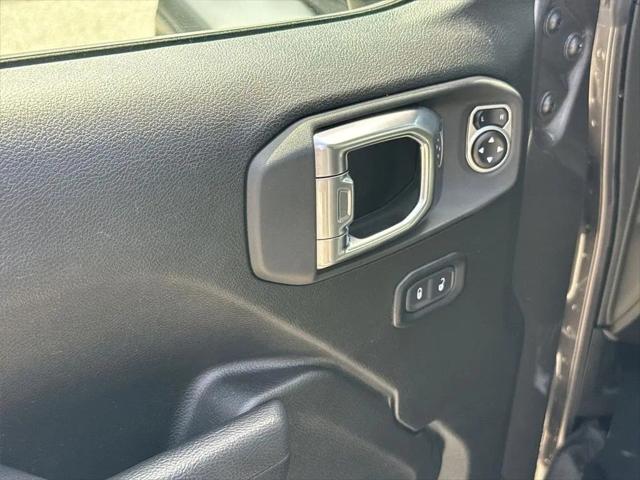 2025 Jeep Wrangler 4-Door Summit 4x4
