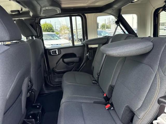 2025 Jeep Wrangler 4-Door Summit 4x4