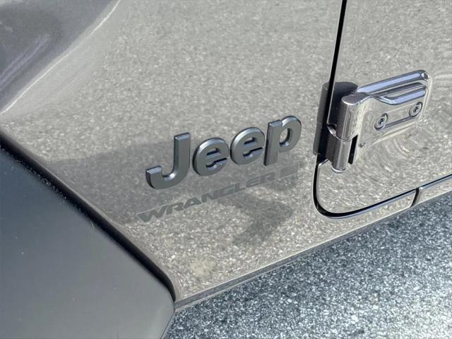 2025 Jeep Wrangler 4-Door Summit 4x4