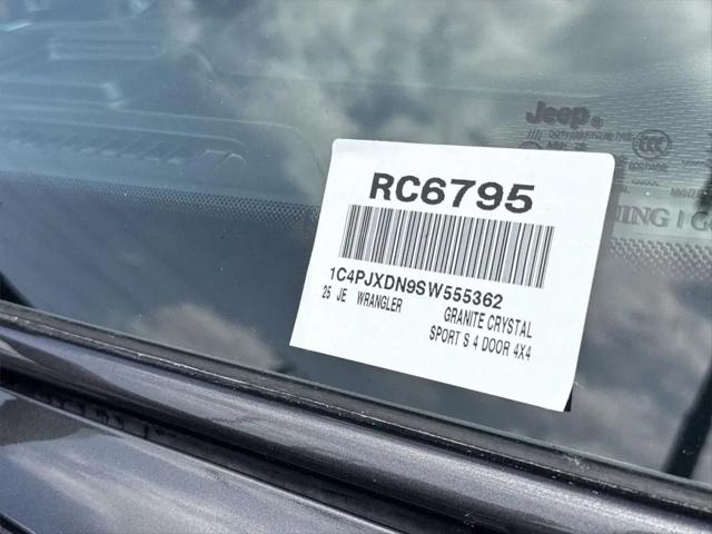 2025 Jeep Wrangler 4-Door Summit 4x4
