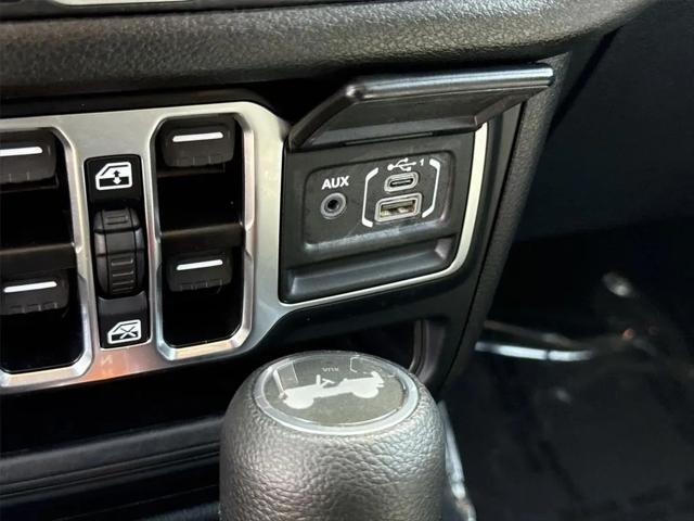 2025 Jeep Wrangler 4-Door Summit 4x4