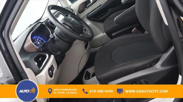 2023 Chrysler Voyager LX