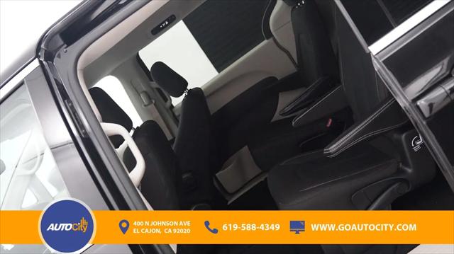 2023 Chrysler Voyager LX