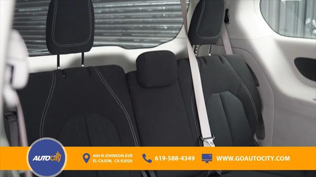2023 Chrysler Voyager LX
