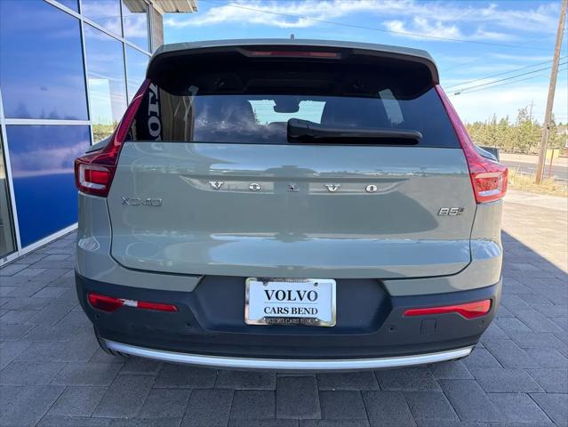 2025 Volvo XC40 B5 Core Bright Theme