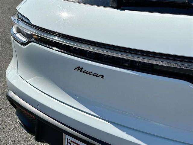 2026 Porsche Macan Macan