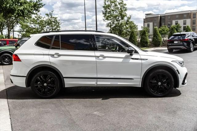 2022 Volkswagen Tiguan 2.0T SE R-Line Black