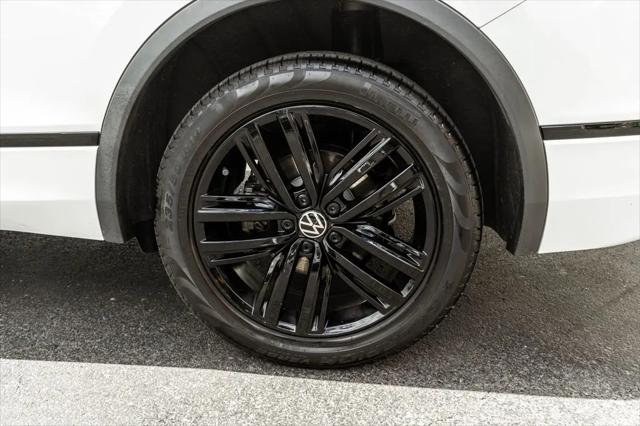 2022 Volkswagen Tiguan 2.0T SE R-Line Black