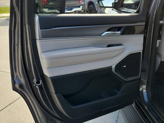 2026 Jeep Grand Wagoneer 4x2