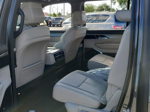 2026 Jeep Grand Wagoneer 4x2